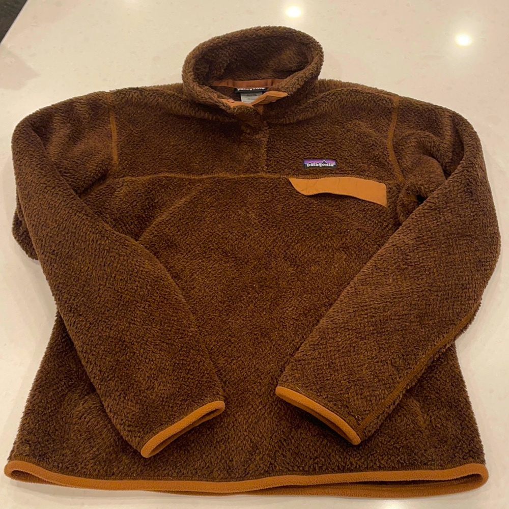 Patagonia women’s large fleece brown pull over.